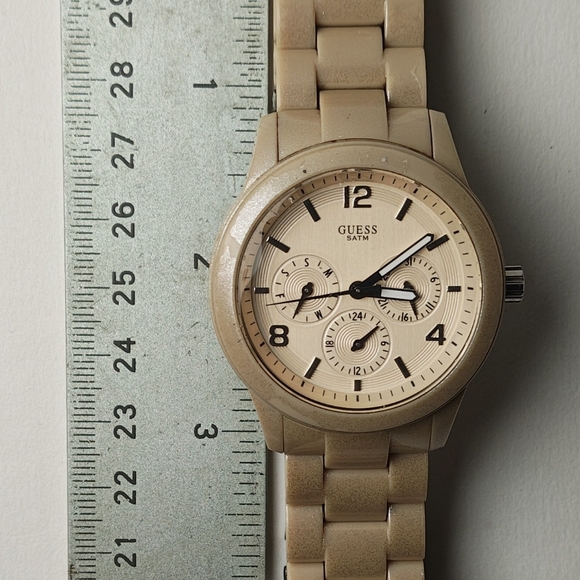 Guess Waterpro U15073L2 Women’s 39mm Watch 7 1/4” Wrist Max - Picture 6 of 7